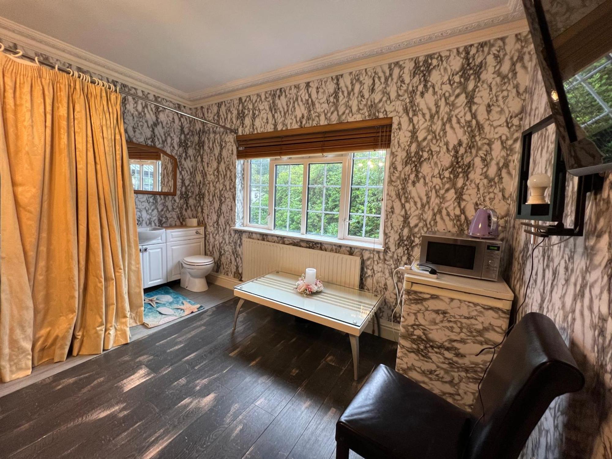 The Caduceus- Residence Chertsey Buitenkant foto