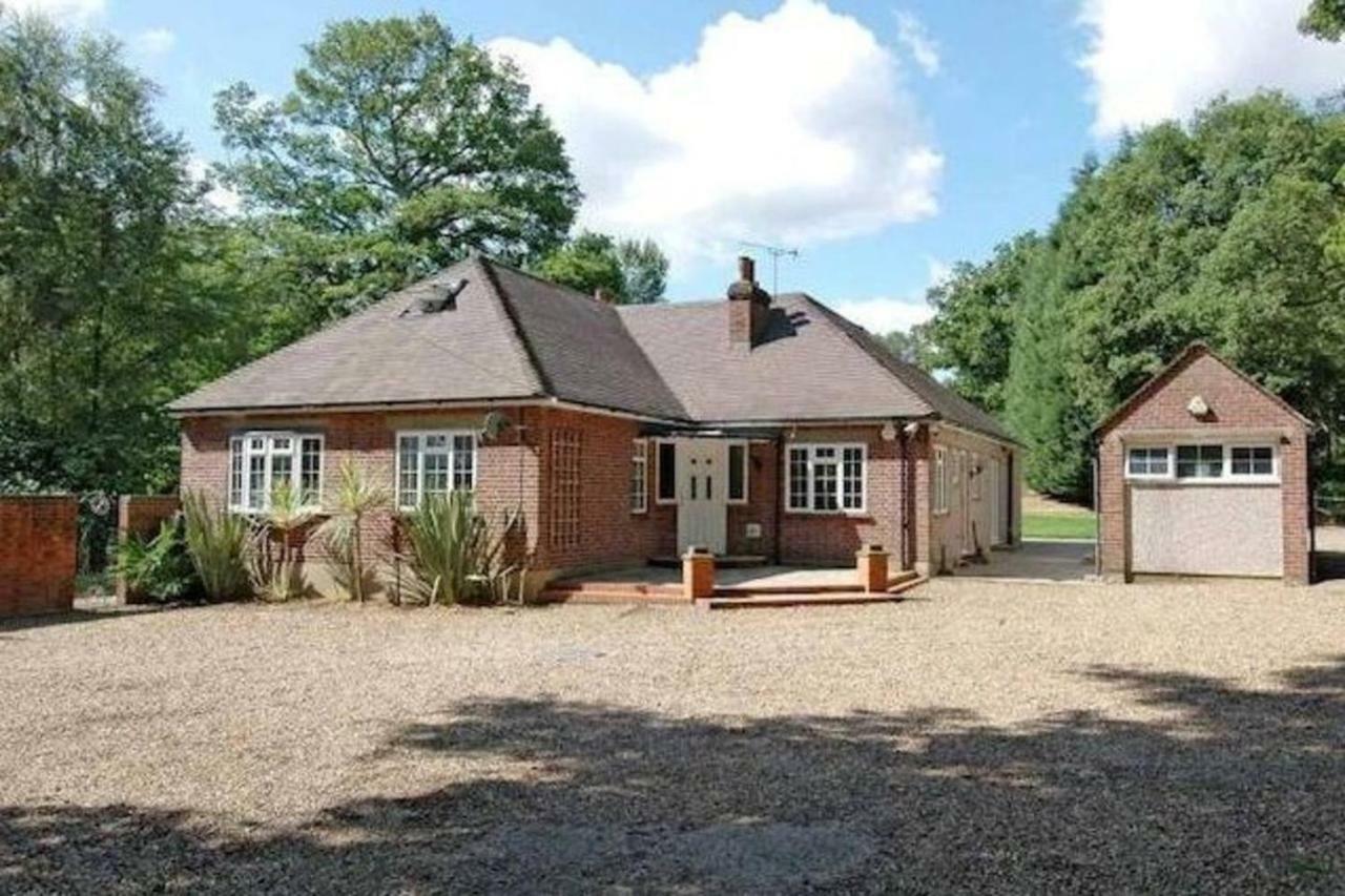 The Caduceus- Residence Chertsey Buitenkant foto